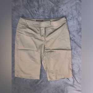 Tribella Sport khaki knee length shorts size 8